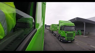 Volvo FH - truck and trailer reversing under container by Pompidouch 44,086 views 6 years ago 12 minutes, 1 second