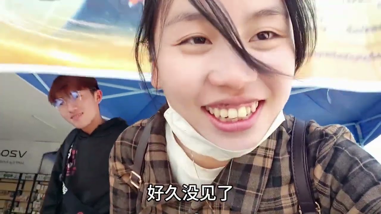 2月7号今天在老挝娘家吃杀猪宴爸爸妈妈还叫亲人们给我绑绳求平安#老挝媳妇小芳 #老挝 #杀猪饭 #少数民族 #老挝农村风土人情