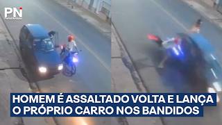 Motorista frustra assalto ao jogar carro em bandidos