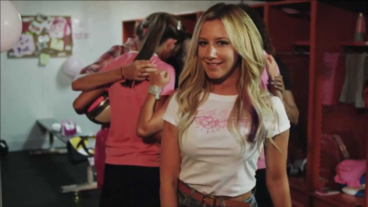 Ashley Tisdale Tit