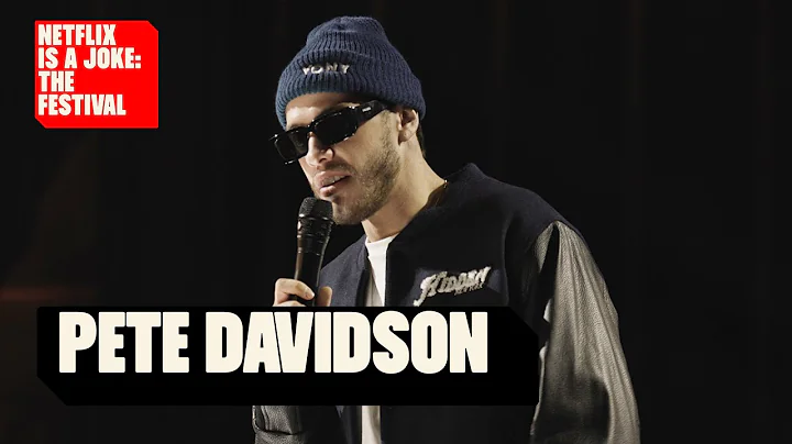 Pete Davidson Introduces Machine Gun Kelly | Netfl...