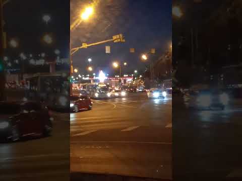 Фура "КАМАЗ" и автобус ЛиАЗ 6213 по маршруту м97