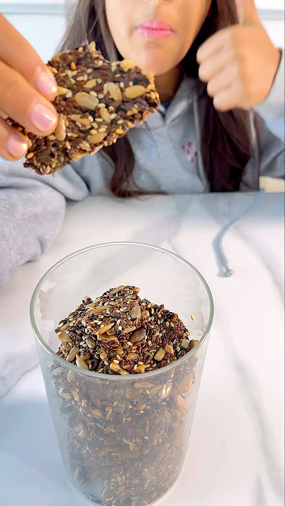 #food عملت اليوم سناك مالح صحي ومليان بروتين مقرمشات الشيا والبذور رح كتير تحبوه😍👌🏻