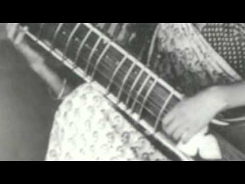 Annapurna Devi... Raag Manj Khamaj on Surbahar.