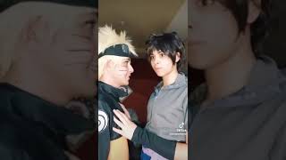 sasuke beijando Naruto