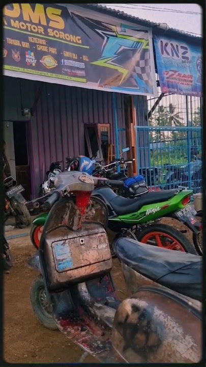 STORY WA VESPA KLASIK SUNSET VIEW ENJOY YOUR RIDE MANTAP 🤙 #vespaindonesia #shorts