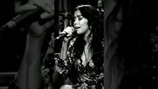 Tuğba Yurt - {Yalan} Geri Döndüren Gördün Mü Geçmişi Resimi