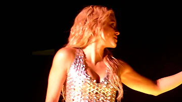 Shakira - Nothing Else Matters - The Sun Comes Out world Tour - Live Amnéville - 5/12/2010