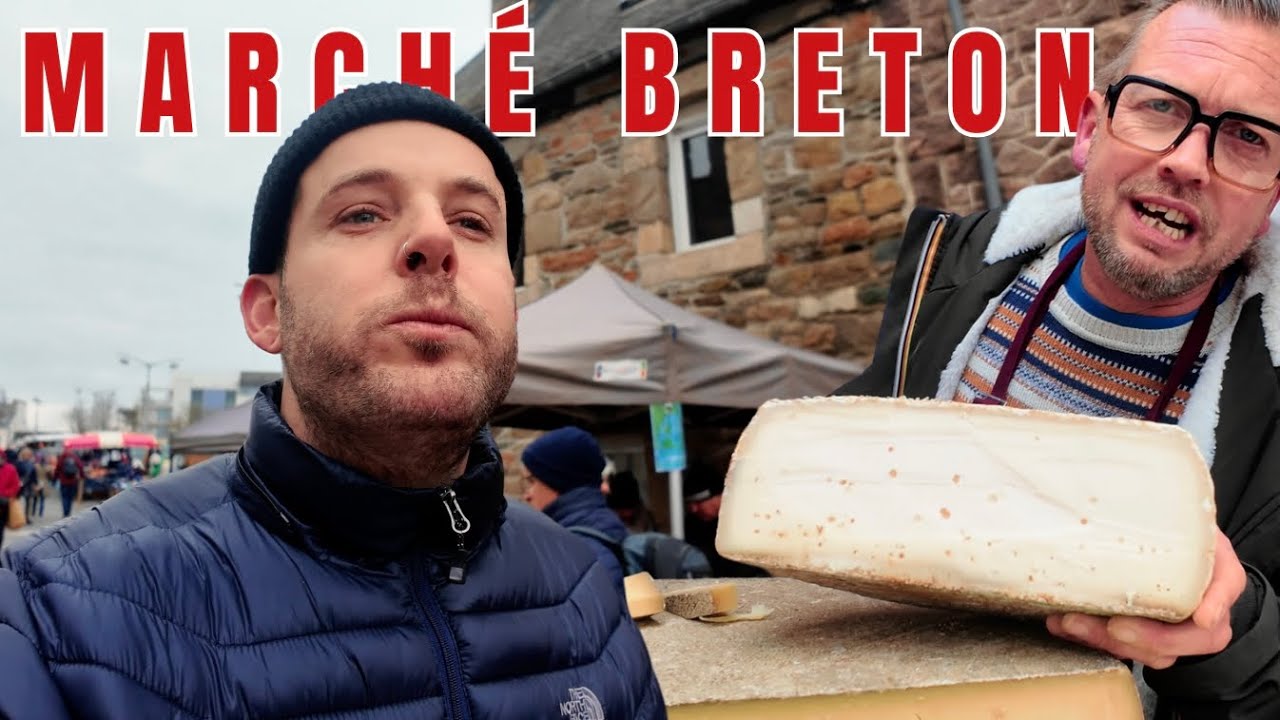 Manger Dans un Marché BRETON 🤤 Galette Saucisse à Paimpol! BRETAGNE