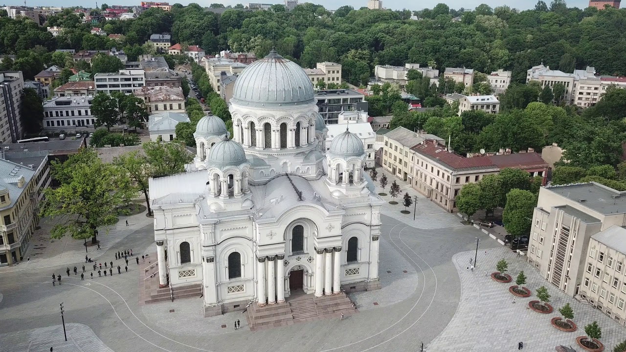 Iš aukštai - Kauno Šv. arkangelo Mykolo (Įgulos) bažnyčia (Soboras)