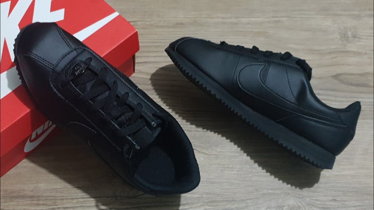 NIKE CORTEZ Triple Black UNBOXING + CLOSER LOOK #cortez #gang #mambaOut # sneakers #unboxing #nike - YouTube