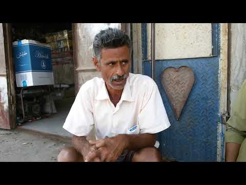 رجل يمني يلجأ للغناء من ضنك العيش لأول مرة نسمع صوت هذا الشخص 