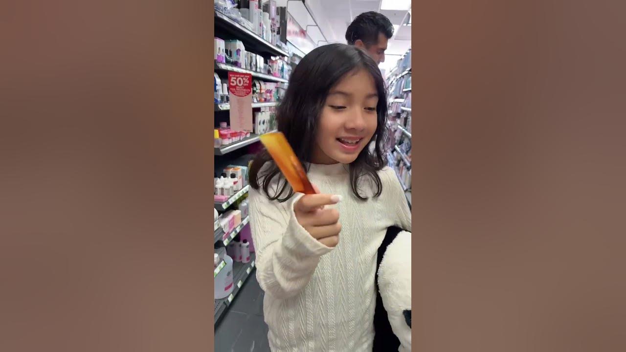 Es muy chiquiada mi muñeca todavía ️😄🥰parati familia YouTube