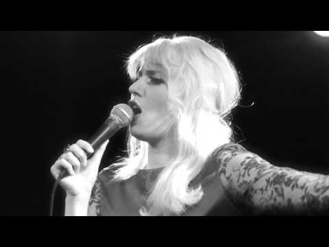 Amanda Jenssen - Illusionist