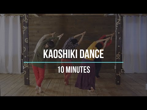 Kaoshiki dance from the back. Slow pace. Dance together for 10 minutes