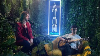 Video thumbnail of "Nicole Wallace - Cuídate | ATOM Sessions"