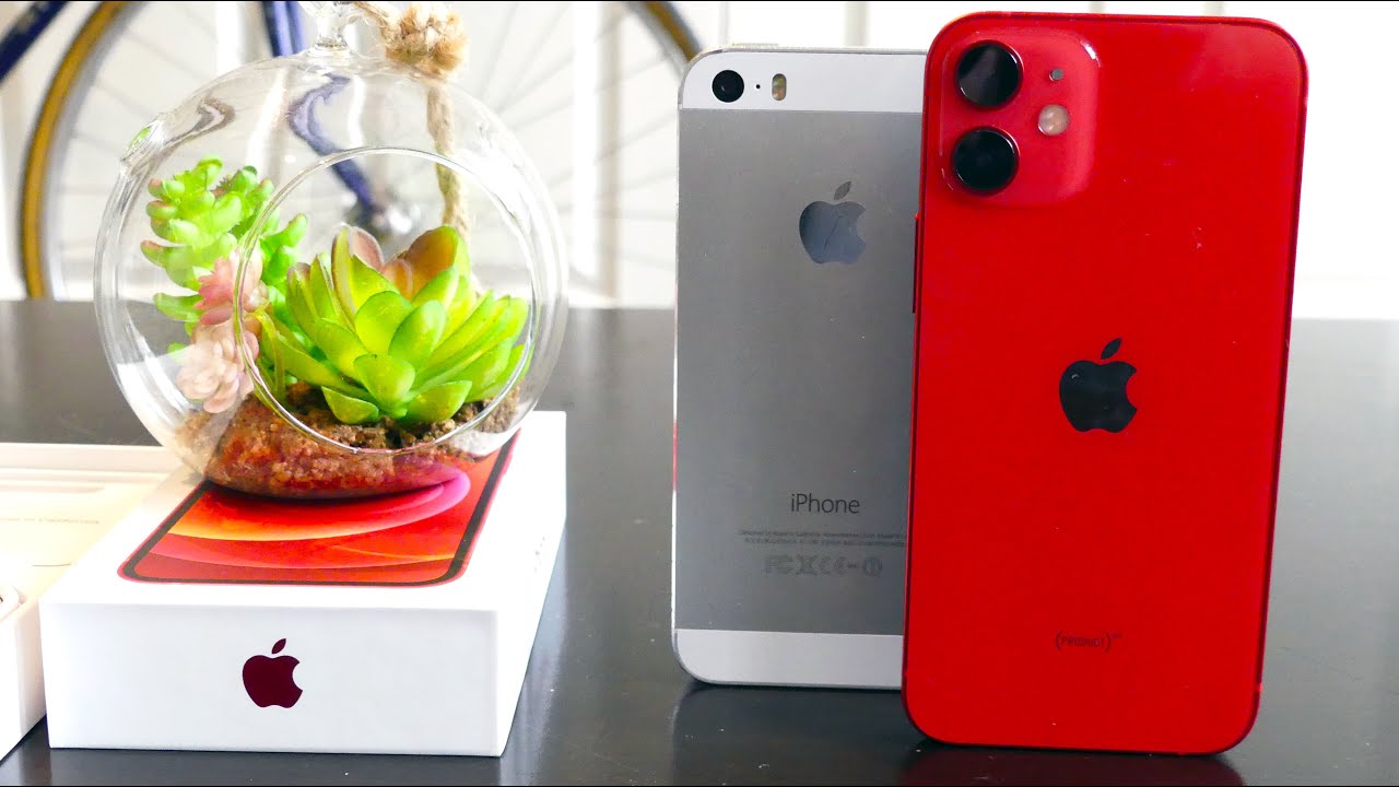 Iphone 12 Mini и 5s. Iphone 12 Mini product Red. Айфон 5 мини. 13 Mini vs 5s.