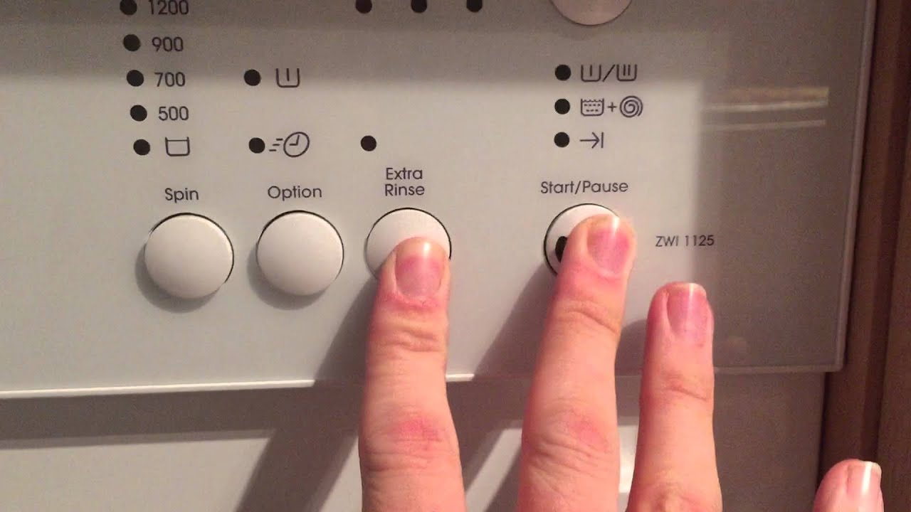 les biologie Kenmerkend How to get your error code on Zanussi washing machine 1125 - YouTube