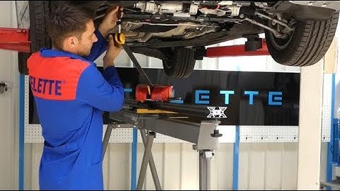 Electronic car measuring system NAJA 3D in use | Celette