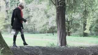 Video-Miniaturansicht von „Britgirl Abroad - Every Little Thing“