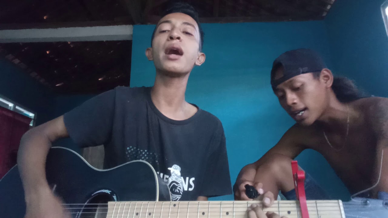 Dhyo haw- ada aku disini (cover) - YouTube