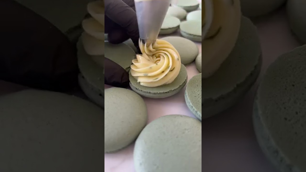 Mint macarons