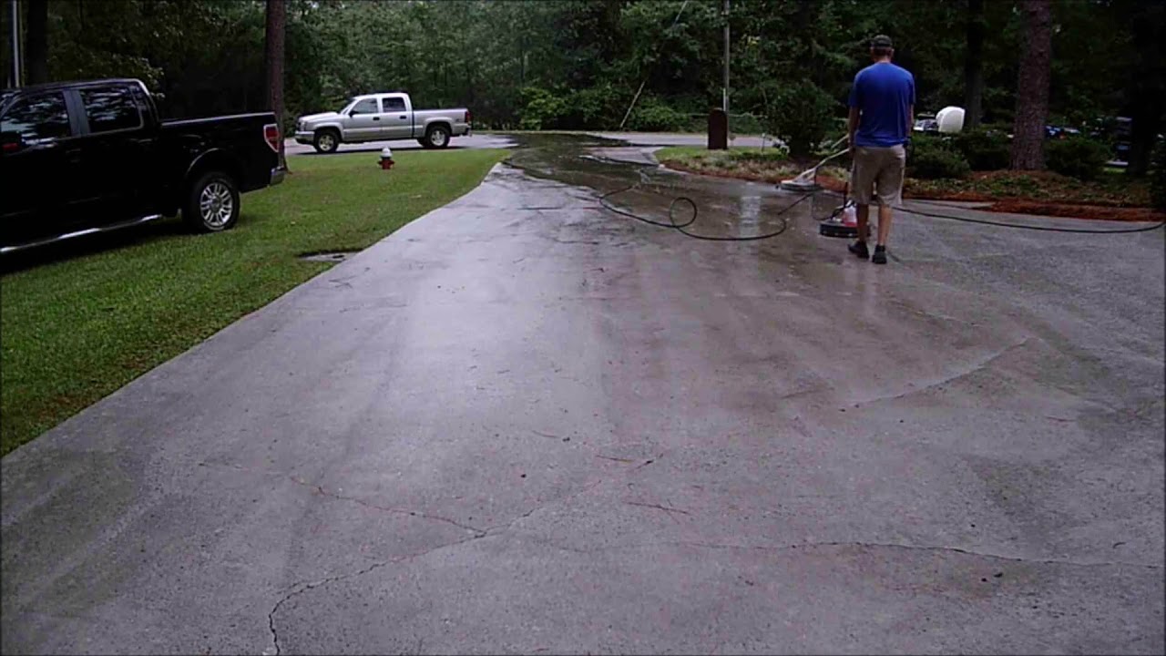 MidGA Exteriors Pressure Washing Concrete Driveway Cleaning. Cochran, Macon, Warner Robins