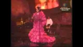 Lola Flores con 70 años impresionantes actuaciones