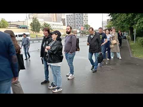 очередь на автобус