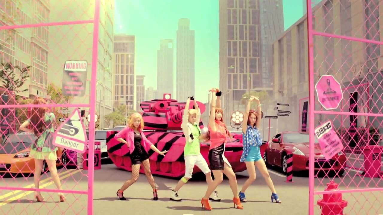 K-POP・アジア f(x) pink tape hot summer F(x) - Hot Summer [Official MV] (download link) - YouTube