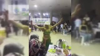 Sansürsüz Görüntüler Ilkokul Öğrencilerinin Gözü Önünde Dansöz Oynattılar