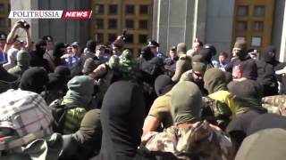 Харьков, 200 киборгов из карательного батальона "Азов" ногами забили безоружного милиционера Харьков, 200 киборгов из карательного батальона "Азов" ногами забили безоружного милиционера