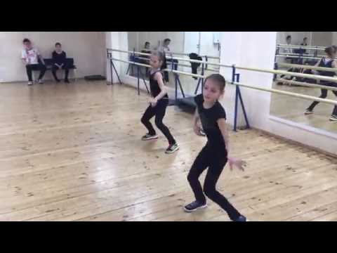 Anna Shcherbakova (RUS) & Alexandra Trusova (RUS) - Dance Practice with Alexei Zheleznyakov