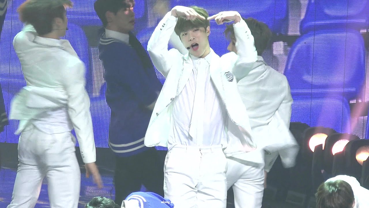 161229 가요대축제 아스트로 문빈 Baby (저스틴비버)