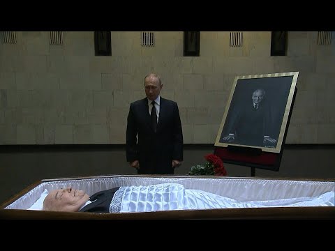 Vladimir Putin pays tribute to Mikhail Gorbachev | AFP