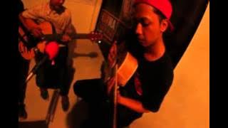 LOW TO HIGH - My World ( Accoustic Session @ Warna FM Tasikmalaya )