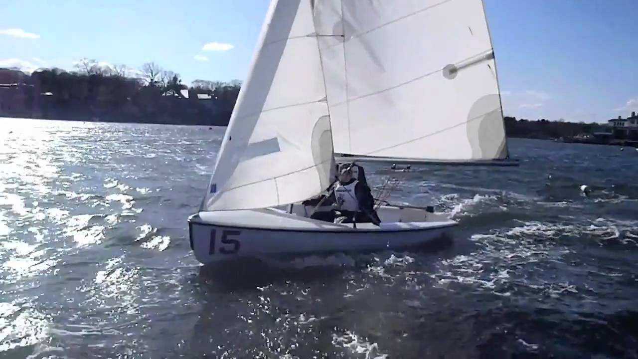 fast dinghy sailboat