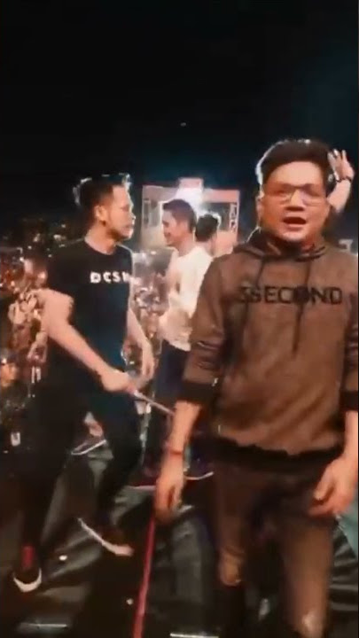 VIRAL❗️ARIEL BUKA BAJU❓Ariel Noah buka baju aja Keren. #shorts #arielnoah