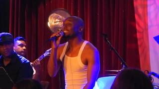 Kenny Lattimore sings a House is not a home  Dave Koz Cruise 2016