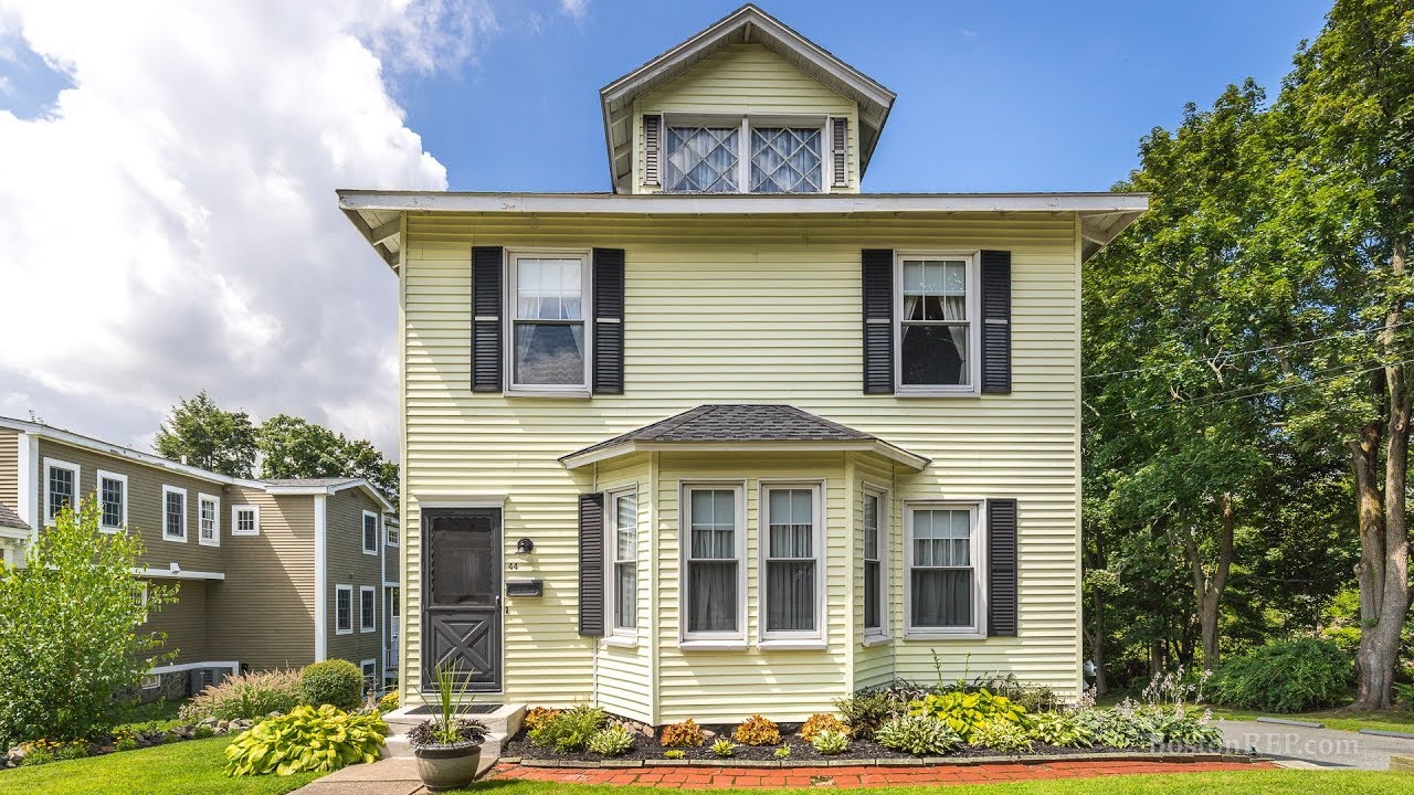 44 Centre St, Danvers MA Christina Frost, Crowell & Frost Realty Group Tel 9787663467