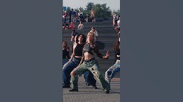 Thumbnail of Lisa - Rockstar #cover #lisa #side