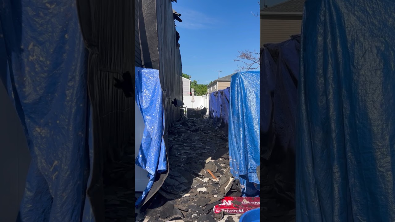 Looking for a local Staten Island roofing contractor? Call Royal Crown Roofing & Construction!