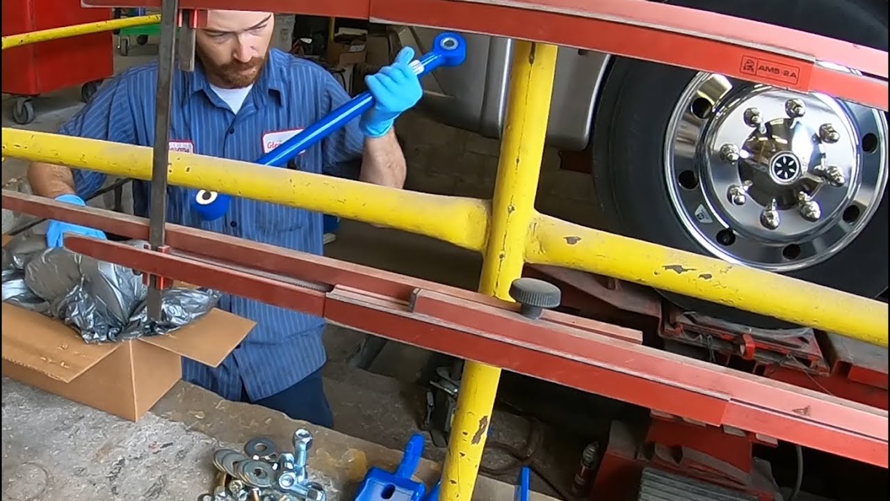 SuperSteer Radius Rod Install Ford F53 Chassis