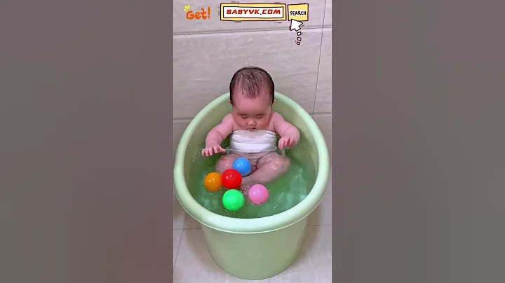 Can’t Hold Your Wriggly Baby While Bathing? This Baby Bathtub with Seat is Genius! #Bathtub