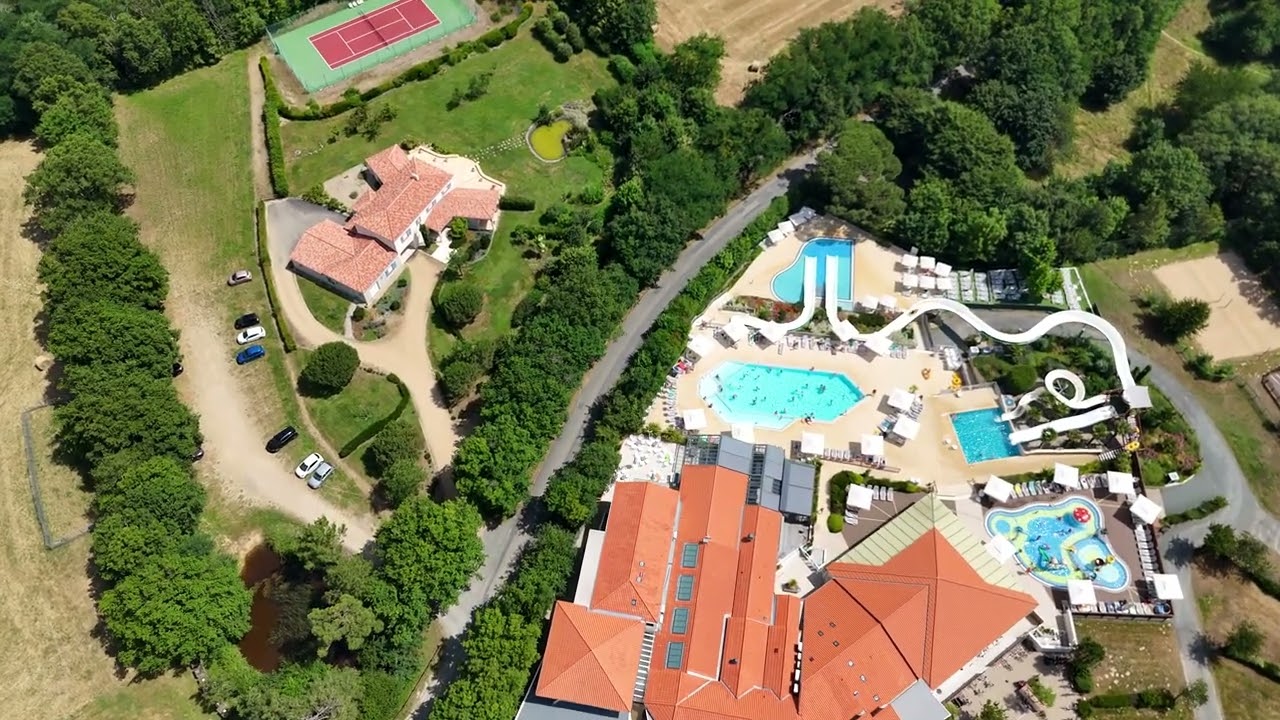 Drone camping le pin parasol au lac du jaunay en Vendée