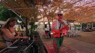 Dj Kriss & Syntheticsax - Live from Tomatoes (Morjim , GOA, India) House music - Saxophone Improvis