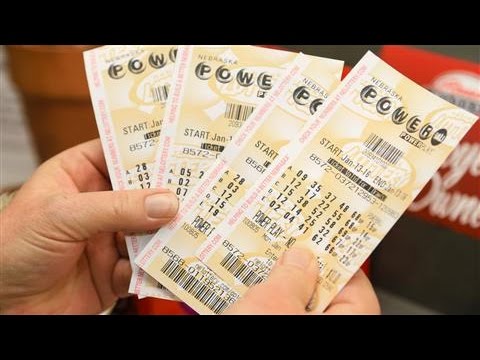 Video: $ 1,585 miljardi Powerball ieguvēji devās uz uzņēmējdarbību, kā parasti mēneša laikā, pirms atklāšanas viņi gaidīja