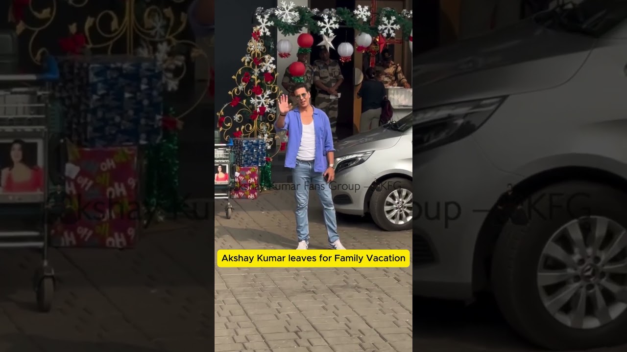 Akshay Kumar spotted at Mumbai Airport leaving for a Family Vacation | 