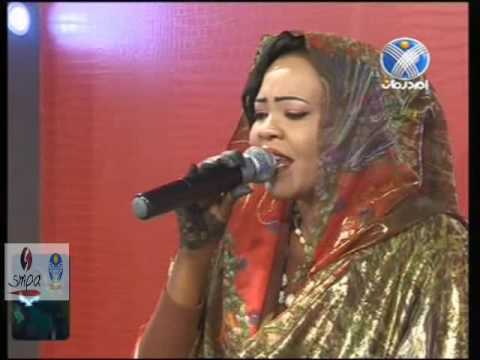 الفنانة منار صديق عيون المها