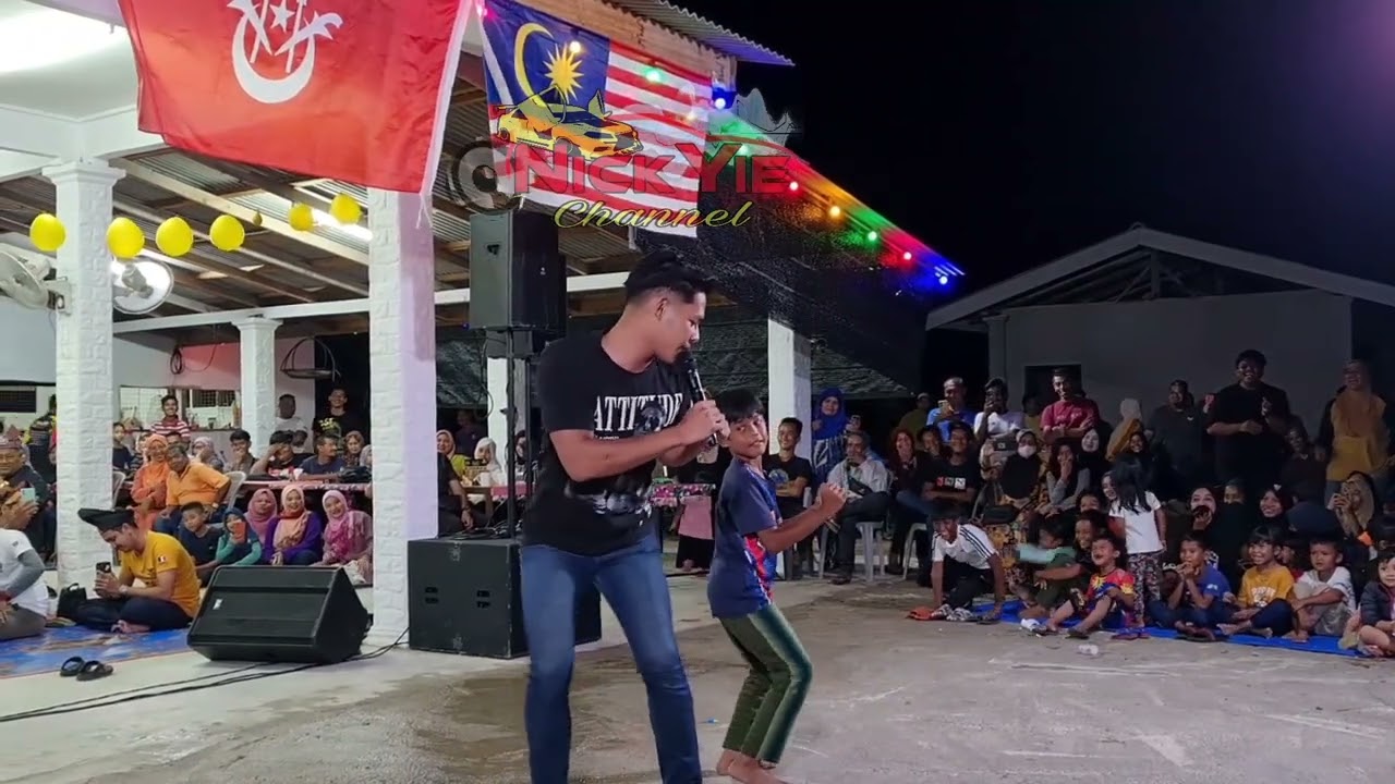 Viral Budak Lelaki Naik Angin Menari Dengan Adam ZBP Di Majlis Hari Lahir Bonda Normah